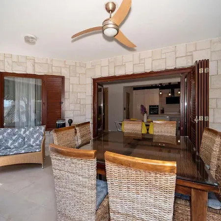 Holiday home Prekrasna Kuca Za Odmor Za Nezaboravan Odmor