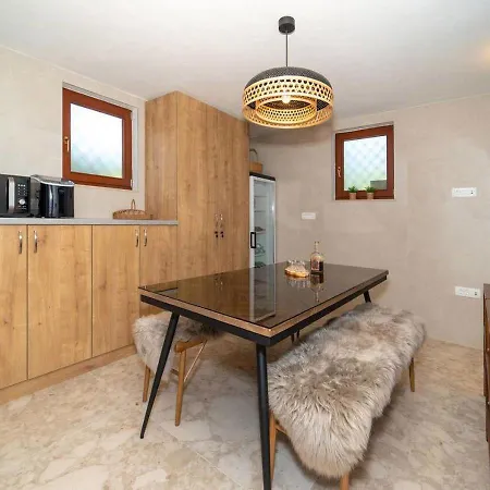 Holiday home Prekrasna Kuca Za Odmor Za Nezaboravan Odmor *