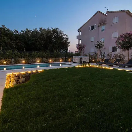 Holiday home Prekrasna Kuca Za Odmor Za Nezaboravan Odmor *
